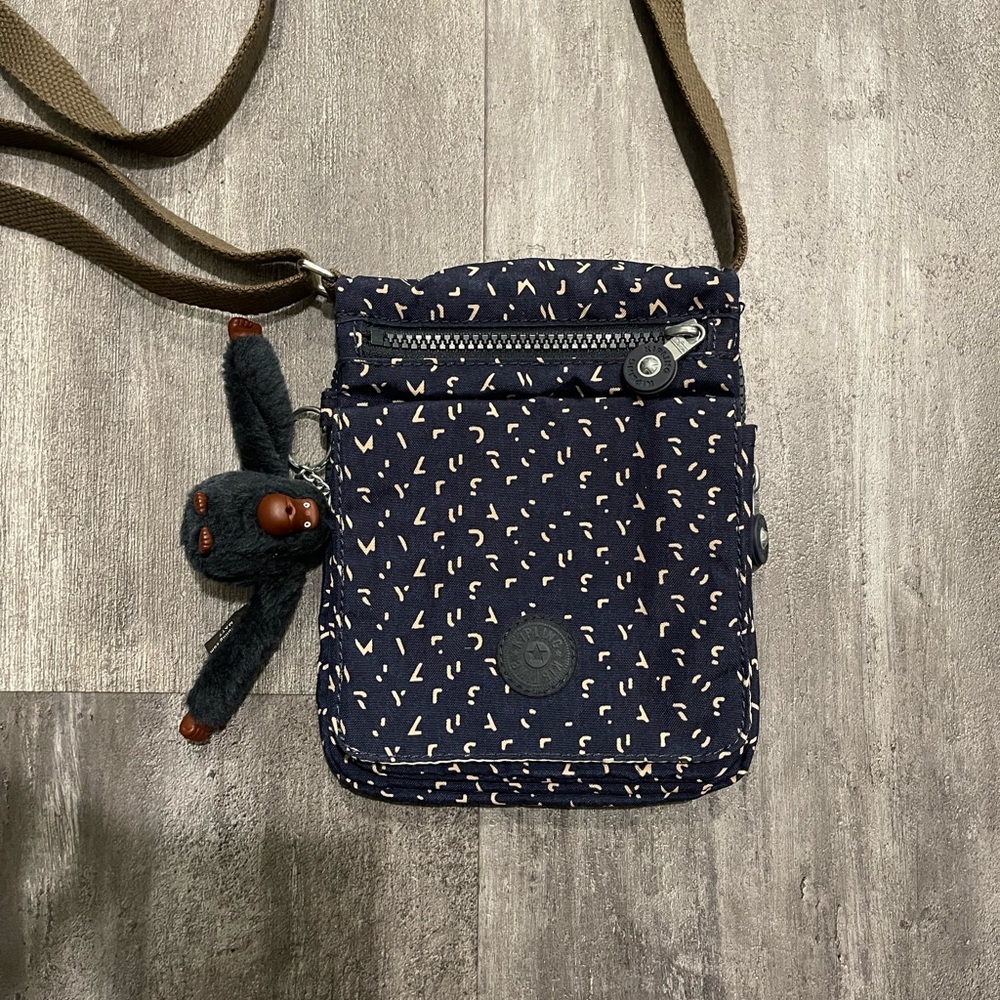 Kipling crossbody in navy with print